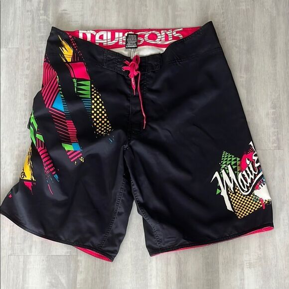 Maui and Sons Black Swim Shorts - Picture 1 of 10